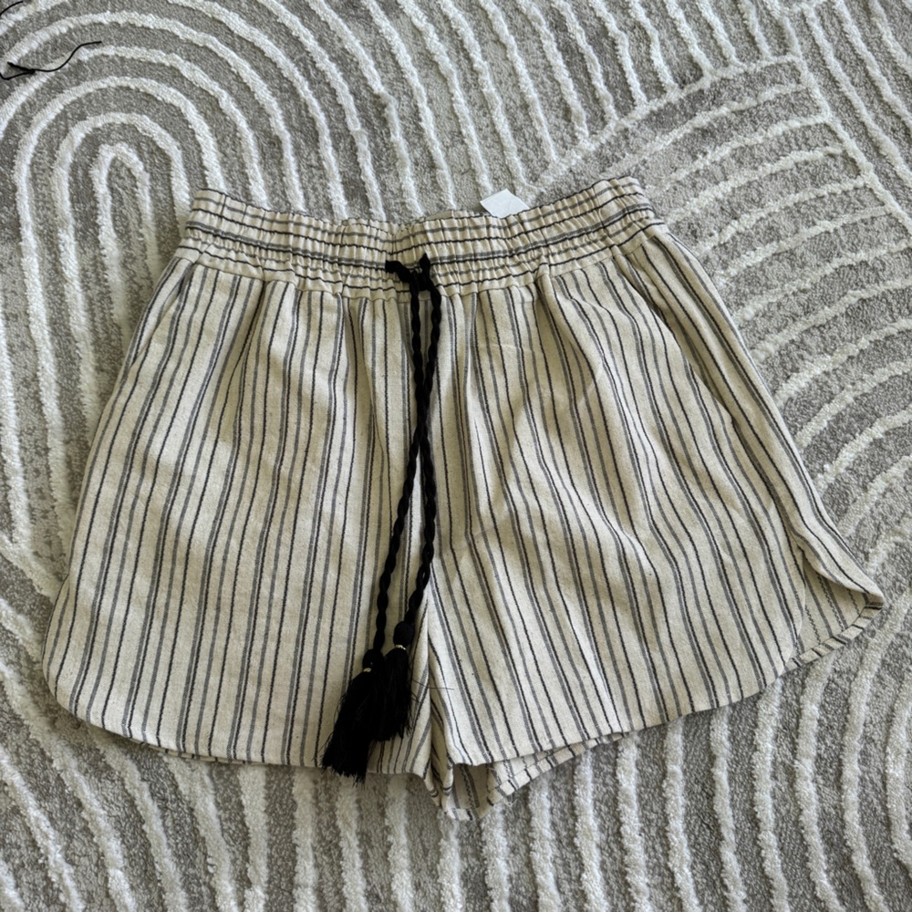 Zara draw string shorts - Picture 3 of 3